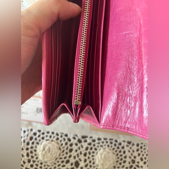 ***SOLD***NWT Authentic Miumiu Long Zip Bi-fold Pink Wallet - Picture 12 of 16